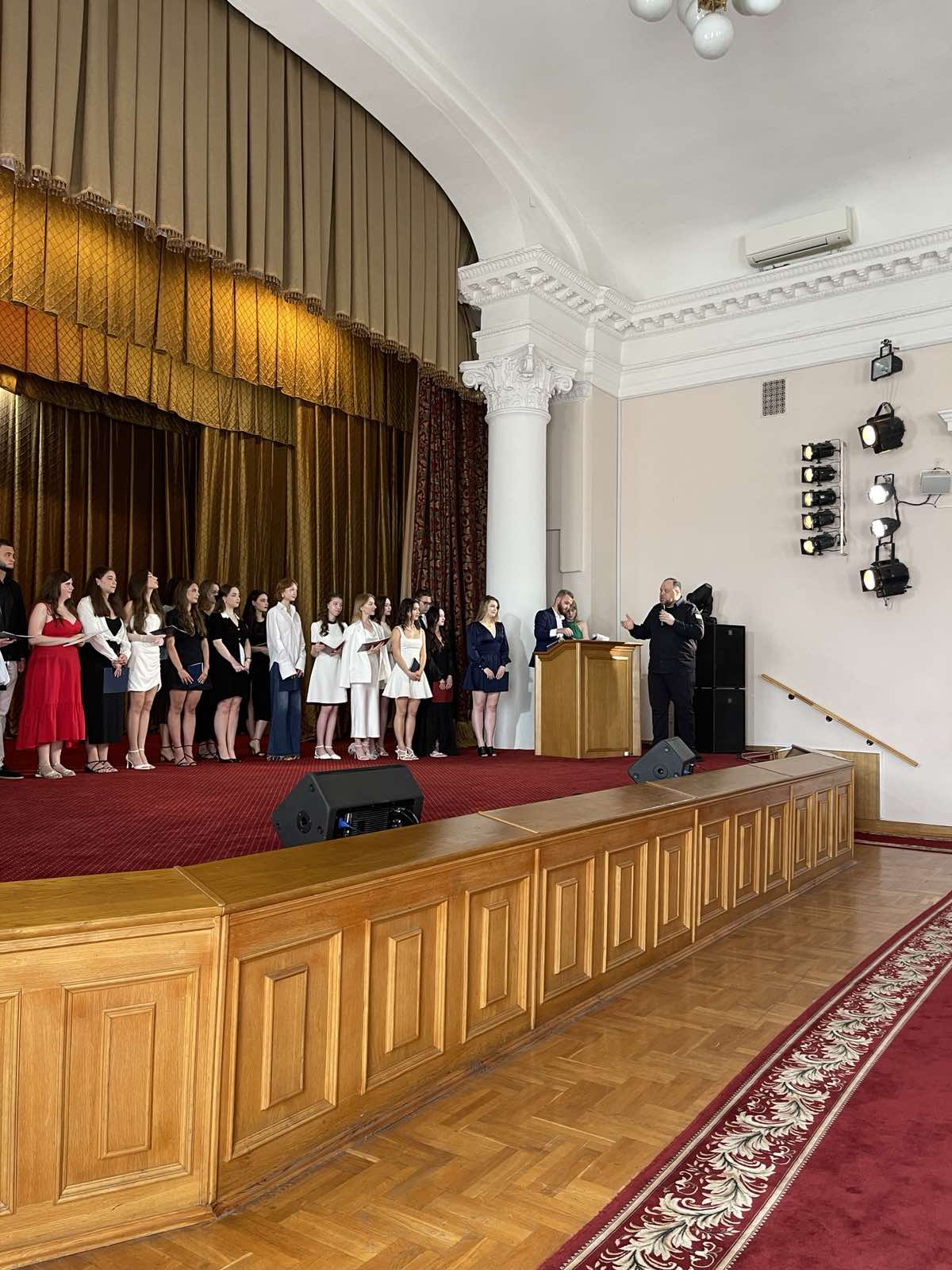 Випуск бакалаврів