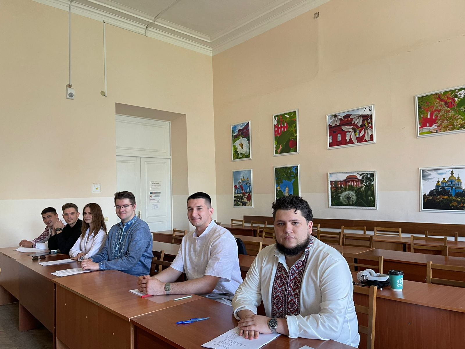 З Днем вишиванки 🤍